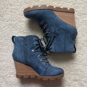 SOREL uptown boots